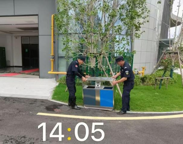 C:/Users/BA/Desktop/風(fēng)雨過后南京保安迅速行動，恢復(fù)安“寧”面貌/4.jpg4