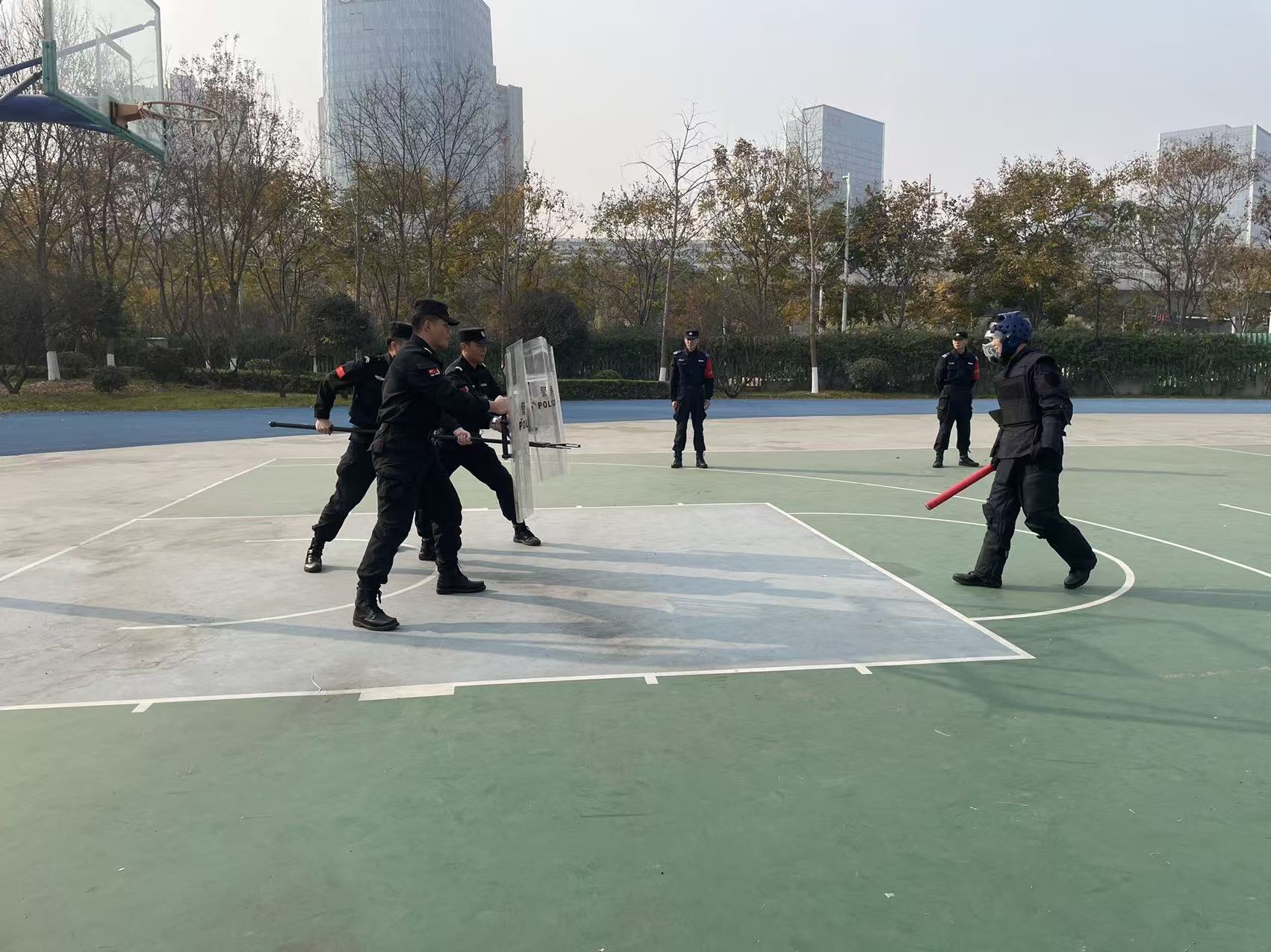 E:/25.12.10后 上傳網(wǎng)站留存/喜報！南京市保安服務(wù)有限公司建鄴分公司榮獲“校園最小應(yīng)急單元技能競賽”一等獎/照片/ef12cf02b7bf17801f82f2d7cee6249a.jpgef12cf02b7bf17801f82f2d7cee6249a