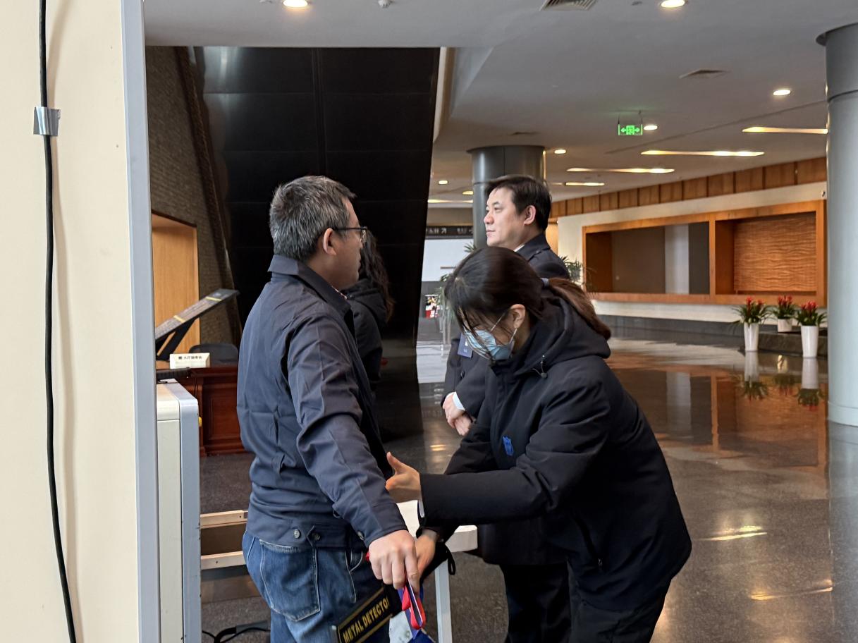 E:/25.12.10后 上傳網(wǎng)站留存/“安保鐵軍、硬核保障”2026系列報道一——科技引領(lǐng)未來，安全護(hù)航盛會/照片/79854b95b5929b8d99e14dd1fe9a271f.jpg79854b95b5929b8d99e14dd1fe9a271f