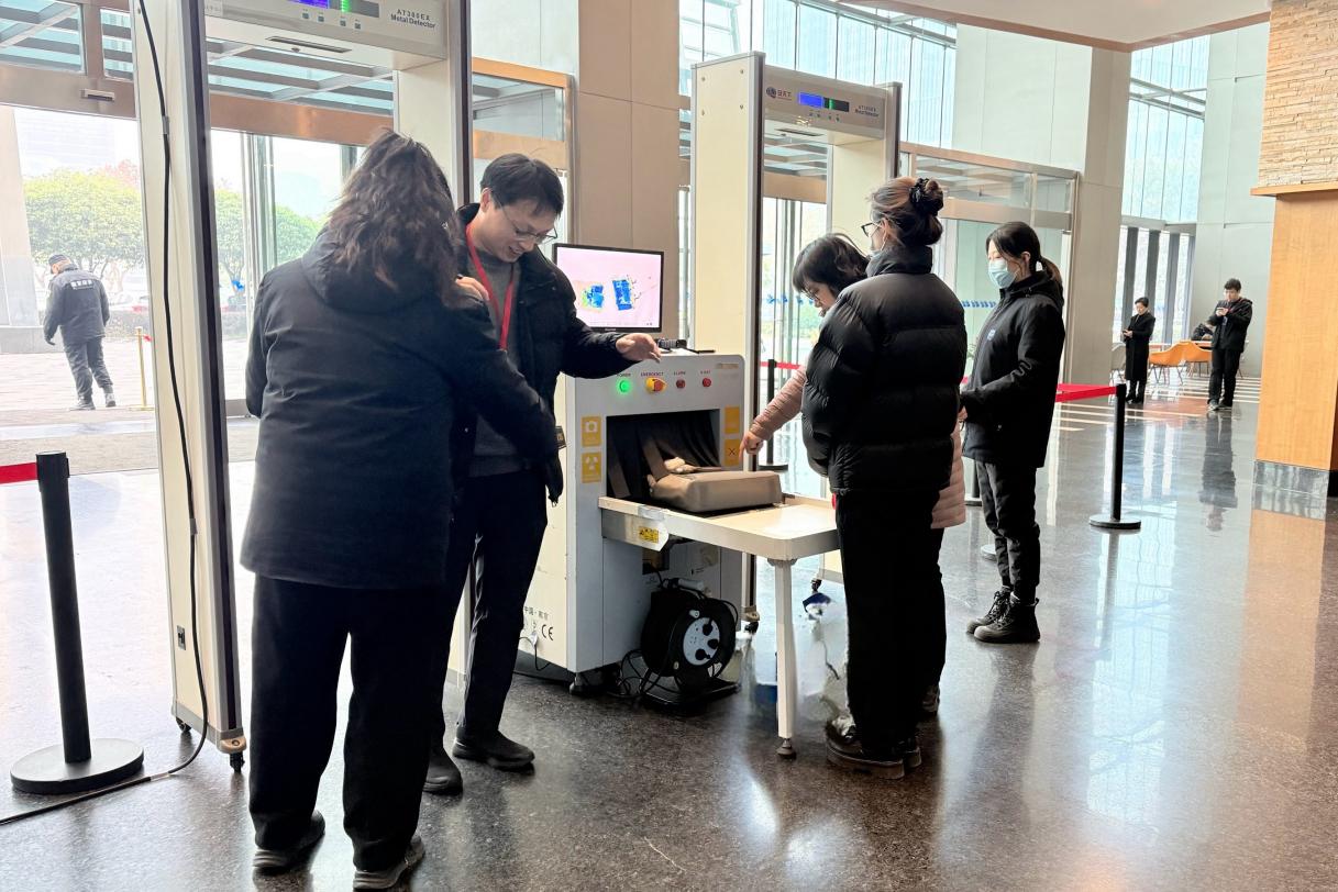 E:/25.12.10后 上傳網(wǎng)站留存/“安保鐵軍、硬核保障”2026系列報道一——科技引領(lǐng)未來，安全護(hù)航盛會/照片/5212ea35a8b77386cbea49d69a720cf7.jpg5212ea35a8b77386cbea49d69a720cf7